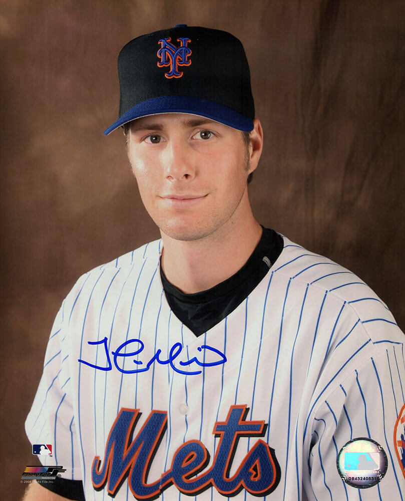 MAI08P100TW 8 x 10 in. John Maine Signed   York Mets Studio Pose Photo