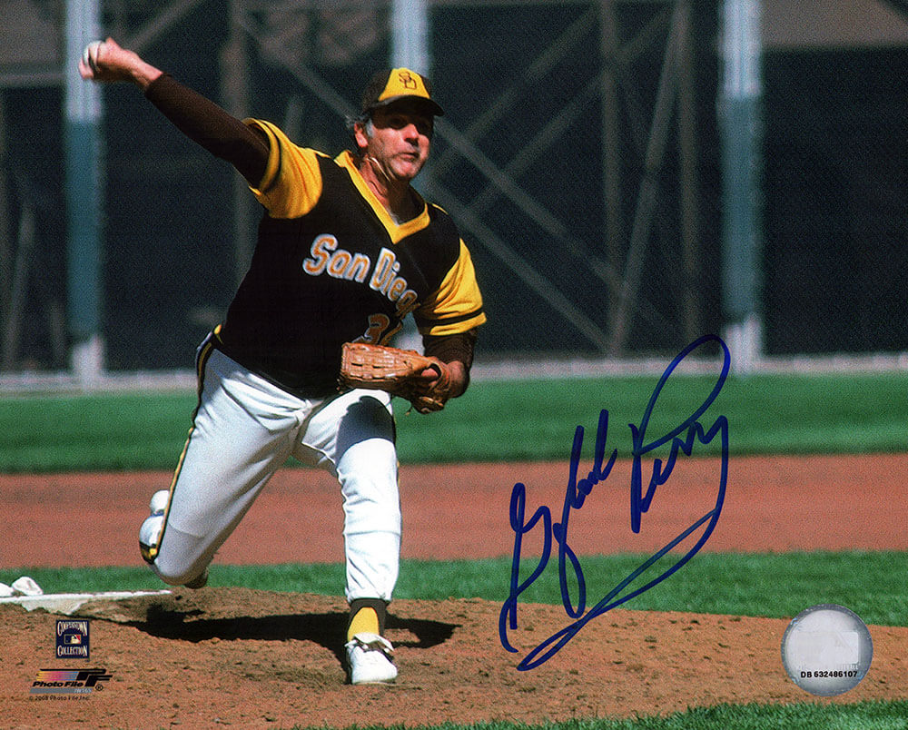 PER08P109TW 8 x 10 in. Gaylord Perry Signed San Diego Padres Pitching Photo