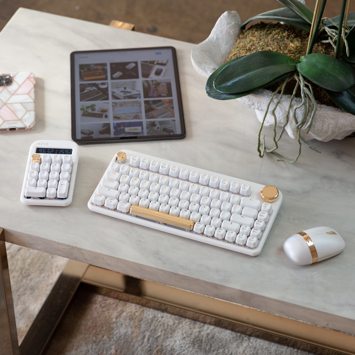IK103-US IZO Mechanical Keyboard with Bluetooth & USB - White