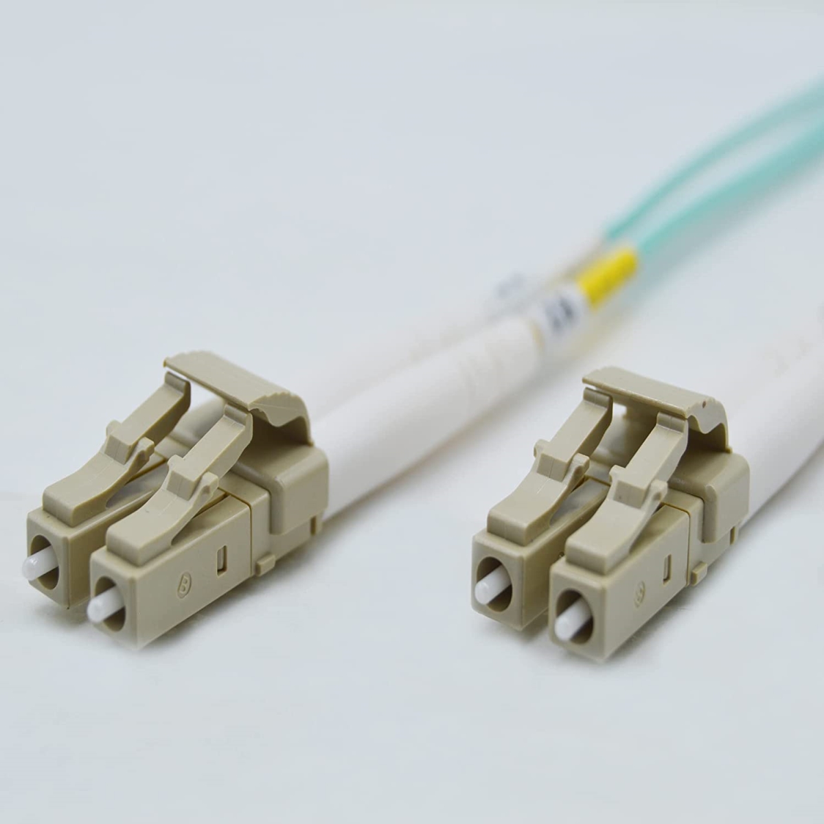 FCDUS260V8922 2 m OM4 LC-LC Fiber Patch Cable