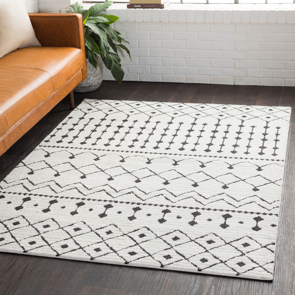 MCS2309-53RD 5 ft. 3 in. Round Moroccan Shag Machine Woven Rug, Black, Charcoal & White