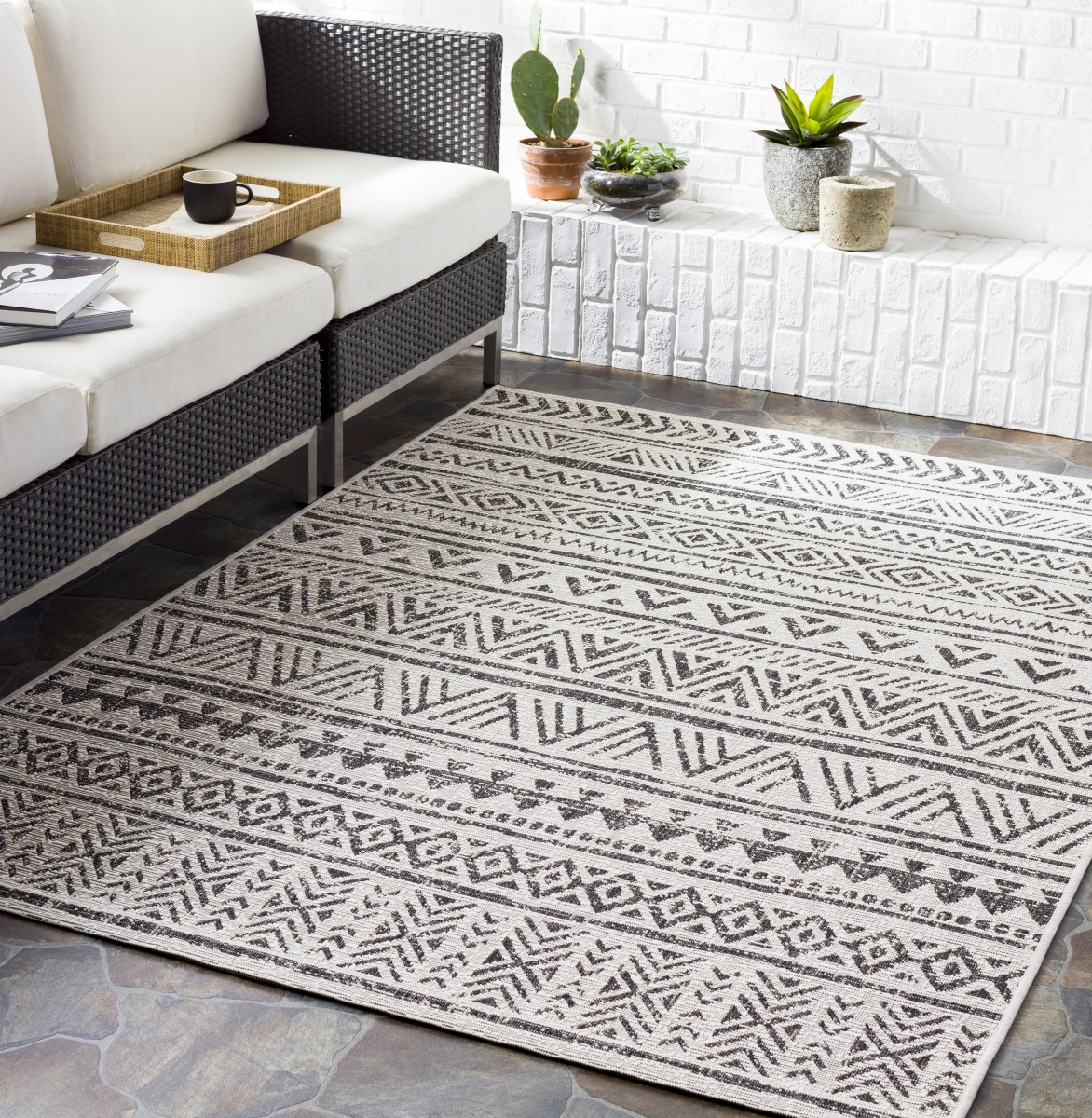 EAG2347-2211 2 ft. 6 in. x 8 ft. Eagean Machine Woven Rectangle Rug, Black, White & Medium Gray