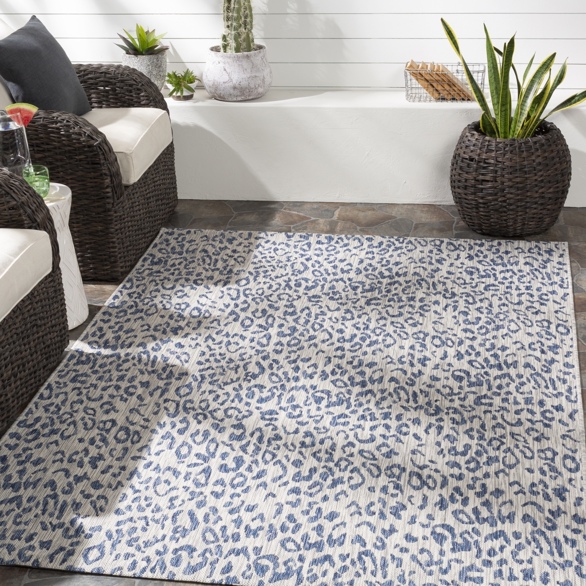 EAG2353-2211 2 ft. x 2 ft. 11 in. Eagean Machine Woven Area Rug, Bright Blue & Navy
