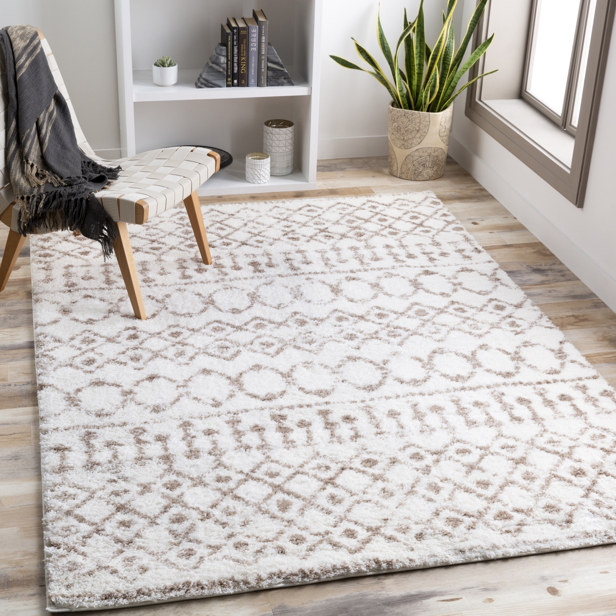 ALH2303-5373 5 ft. 3 in. x 7 ft. 3 in. Aliyah Shag Machine Woven Rectangle Rug