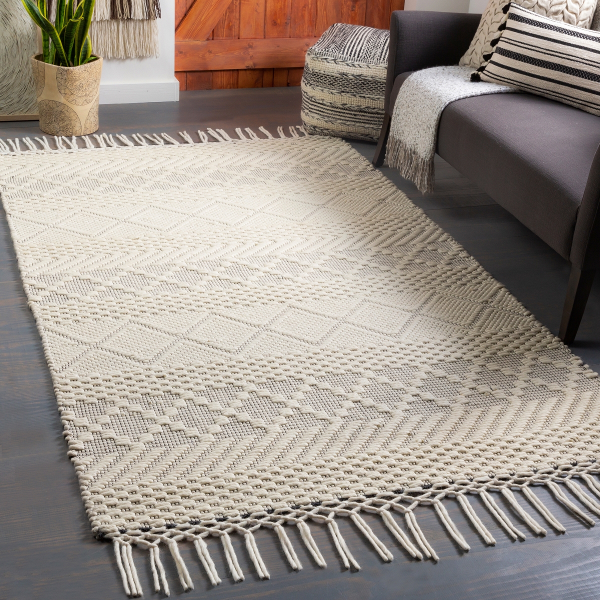 SIC2303-264 2 ft. 6 in. x 4 ft. Saint Clair Rectangle Rug, Black & Cream