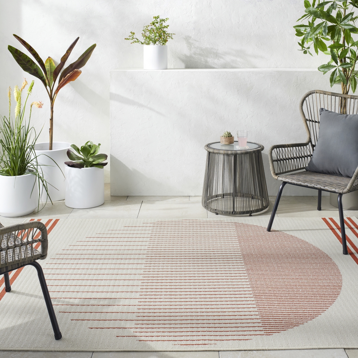 ALF9690-810RD 8 ft. 10 in. x 8 ft. 10 in. Alfresco Machine Woven Round Rug, Pearl, Garnet & Camel