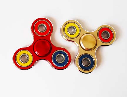 Picture of Tedco Toys 03420 Aluminum Tri Fidget Spinner - Tin Packed