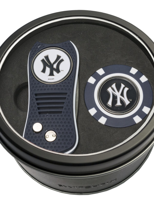 Team Golf MLB New York Yankees Tin Golf Chip Gift Set with Retractable Divot Tool and Chip, Includes 2 Double-Sided Enamel Ball Markers, Patented Design, Less Damage to Greens