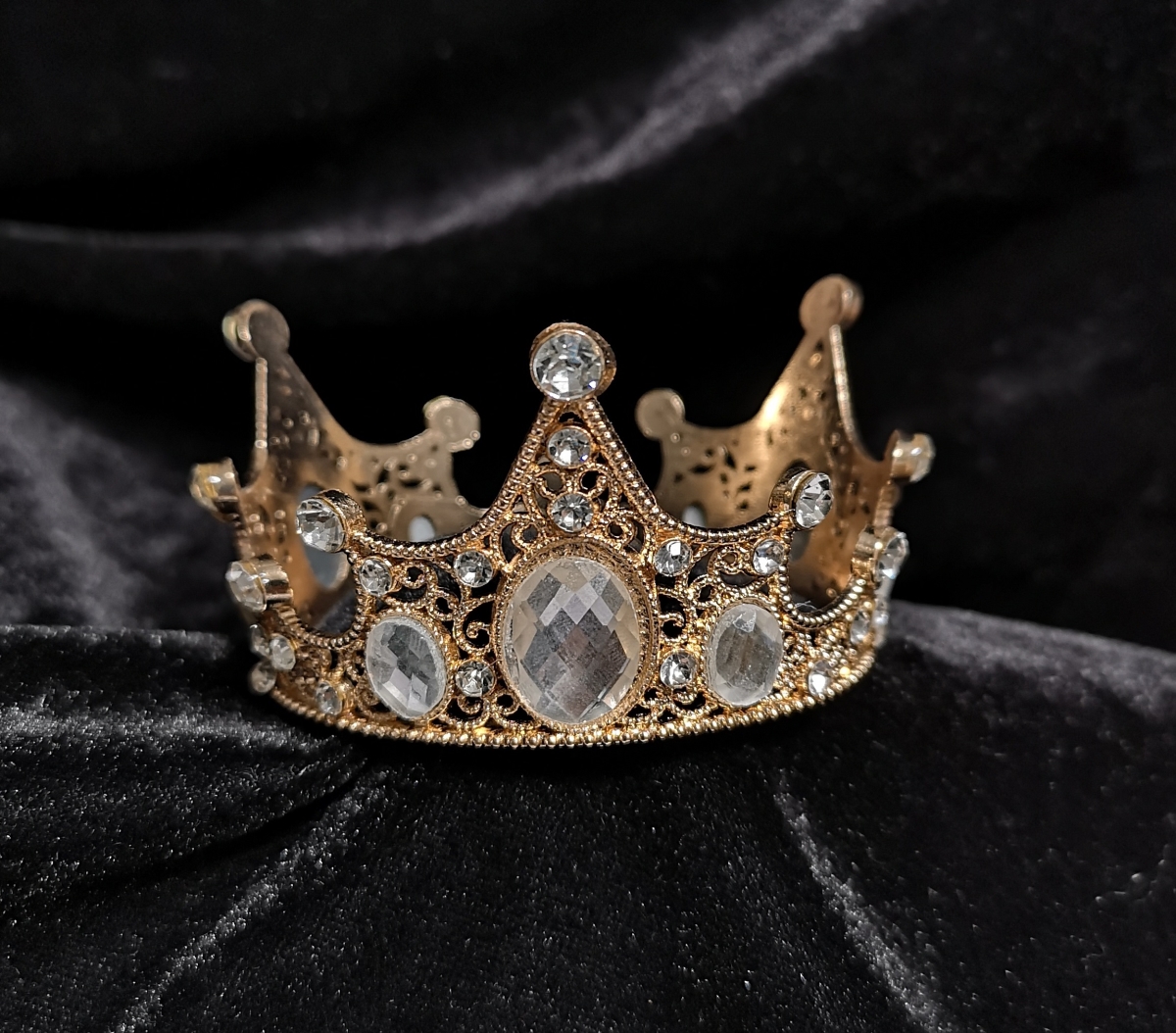 1.1 oz Small Rhinestone Crown Cake Topper - Gold