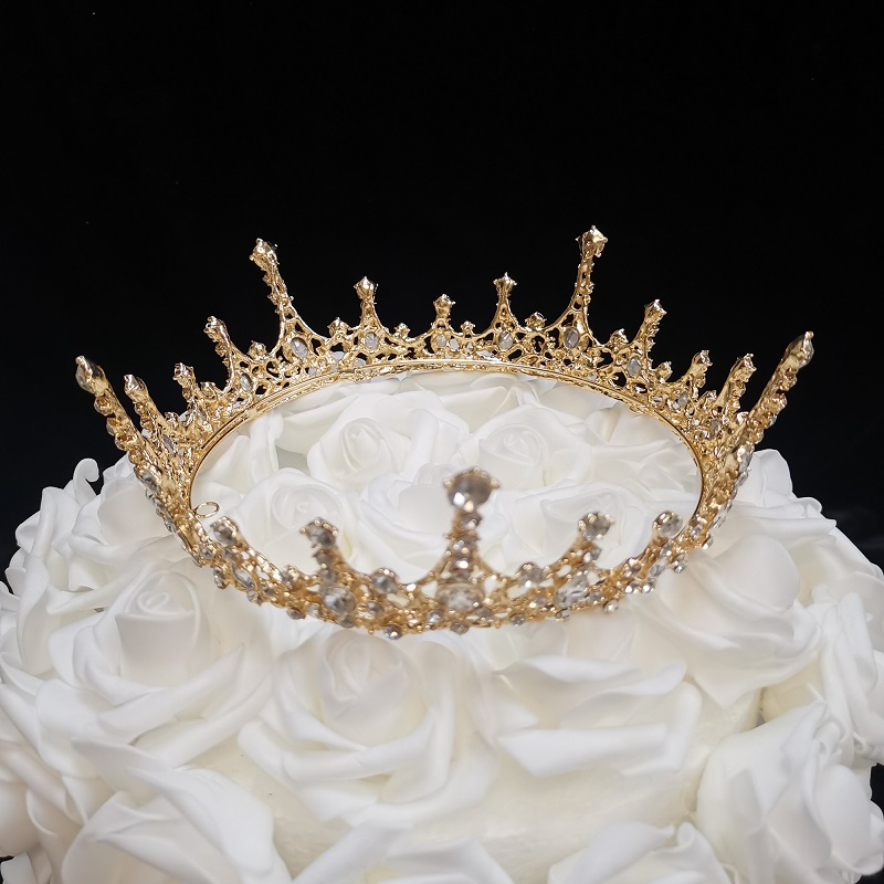 5.6 oz Wedding Crown Cake Topper - Gold