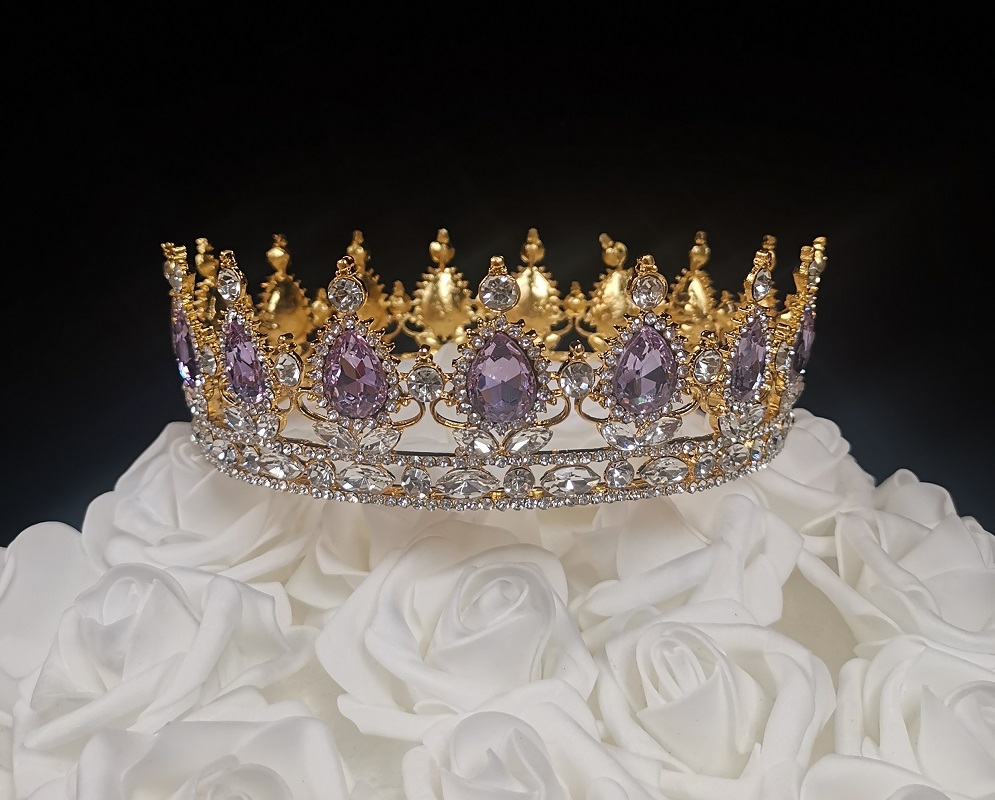 7.1 oz Lavender Queen Crown Cake Topper