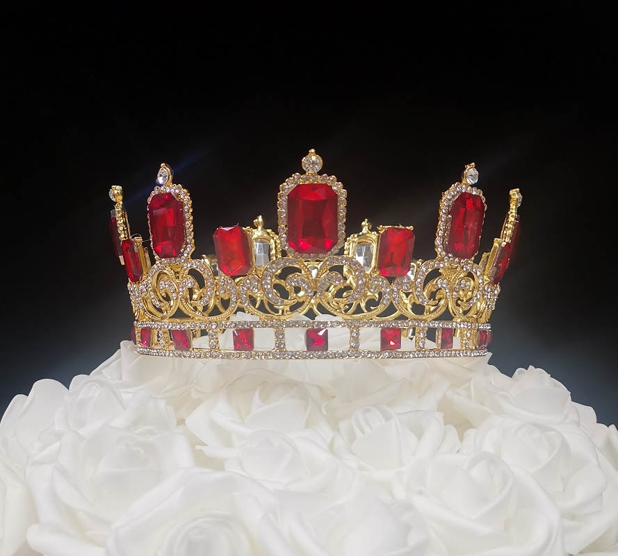 11.7 oz Large Red King Crown Cake Topper