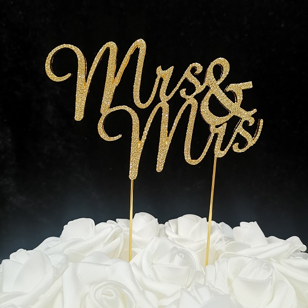 2.8 oz Lesbian Wedding Mrs & Mrs Cake Topper - Gold
