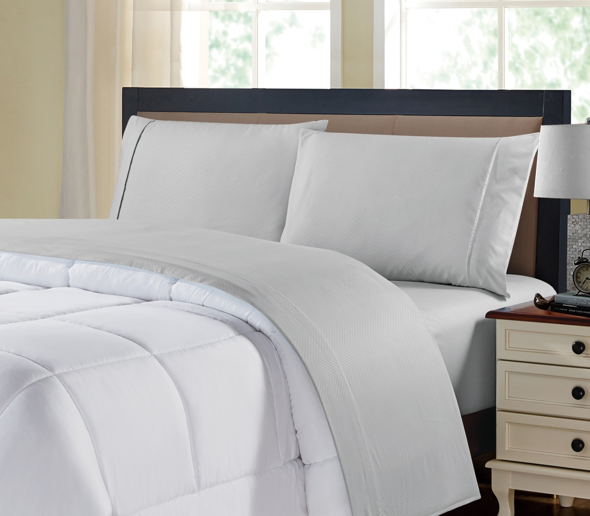 Kathy Ireland 1323FLSIL Full Size Chevron Embossed Microfiber Sheet Set, Silver - 4 Piece