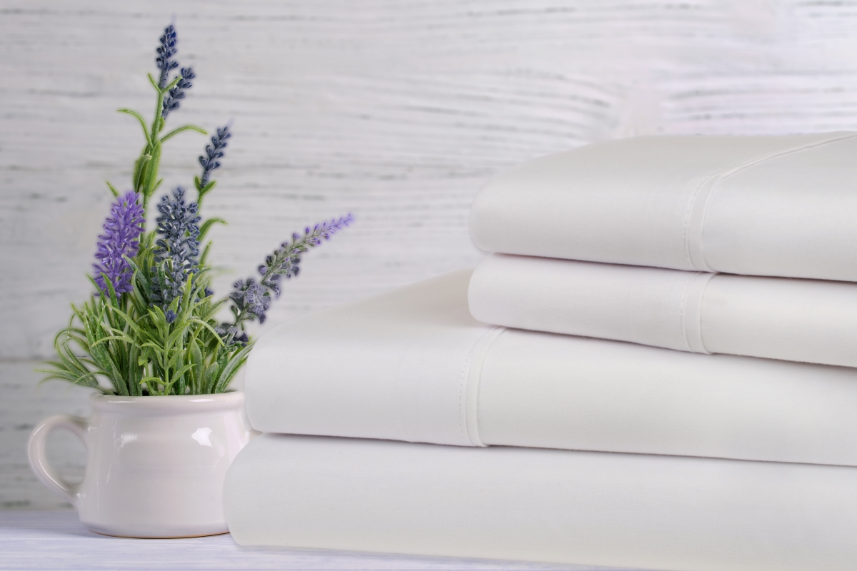 Picture of 1800 Series 1410KGWH King Size Bamboo Lavender Infused Scented Sheet Set&#44; White - 4 Piece