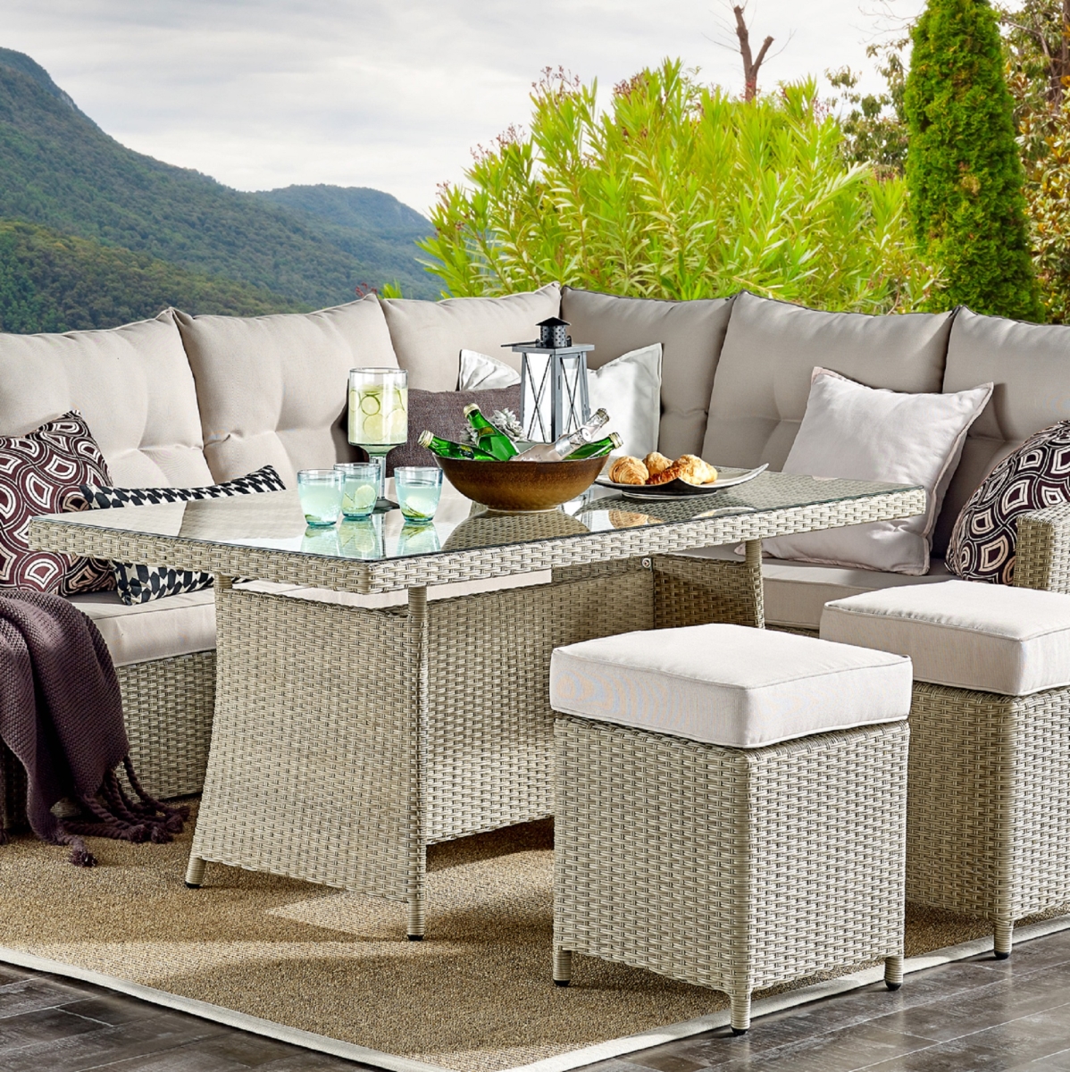Picture of Alaterre AWWC07CC 26 in. Canaan All-Weather Wicker Outdoor Cocktail Table