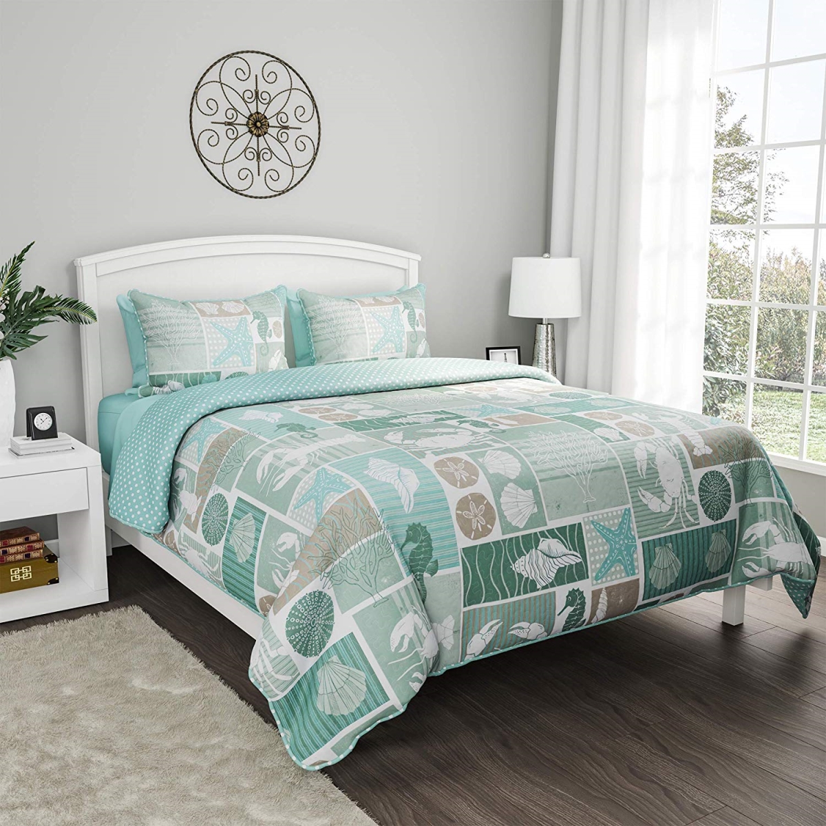 Picture of Bedford Home 66A-70558 Harbor Town Veranda Hypoallergenic Polyester Microfiber with Shams 3 Piece Quilt & Bedding Set&#44; Full & Queen Size