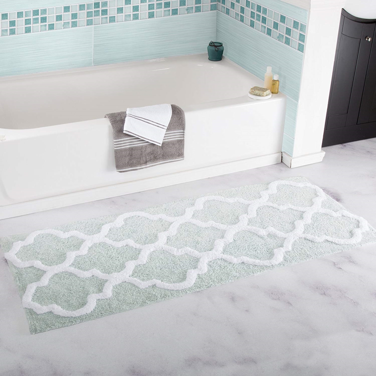 Picture of Bedford Home 67A-78560 100 Percent Cotton Trellis Bathroom Mat - 24 x 60 in. - Seafoam