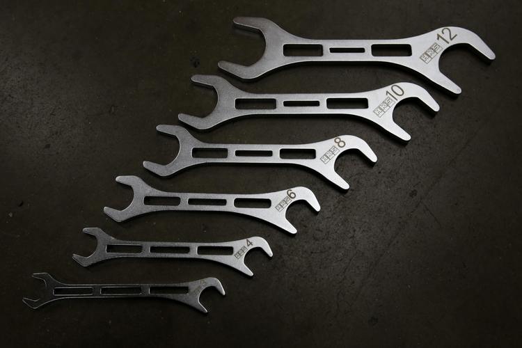 Tone Fitting Wrench Kit