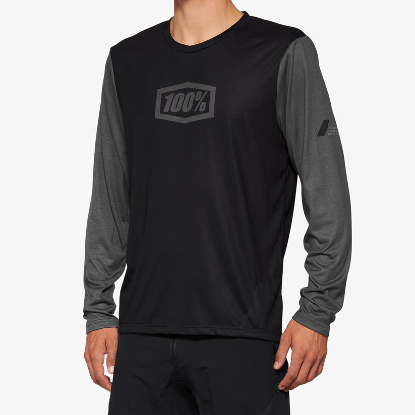 Picture of 100 Percent 40019-00000 Airmatic Long Sleeve Jersey&#44; Black - Small