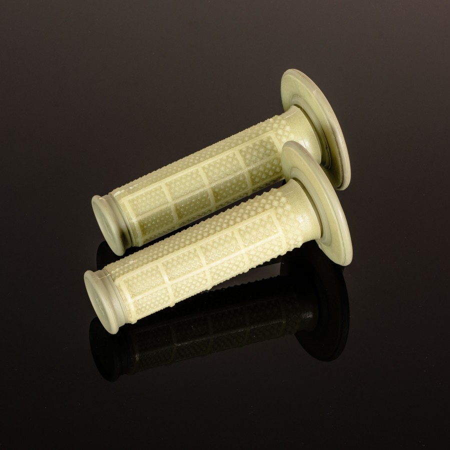 Tapered Dual Kevlar Diamond & Waffle Grips