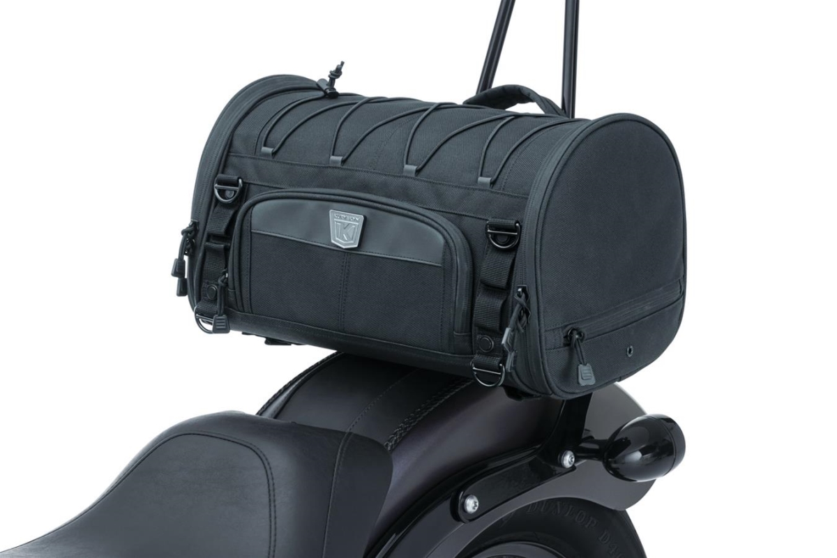 5213 Black Momentum Rambler Roll Bag