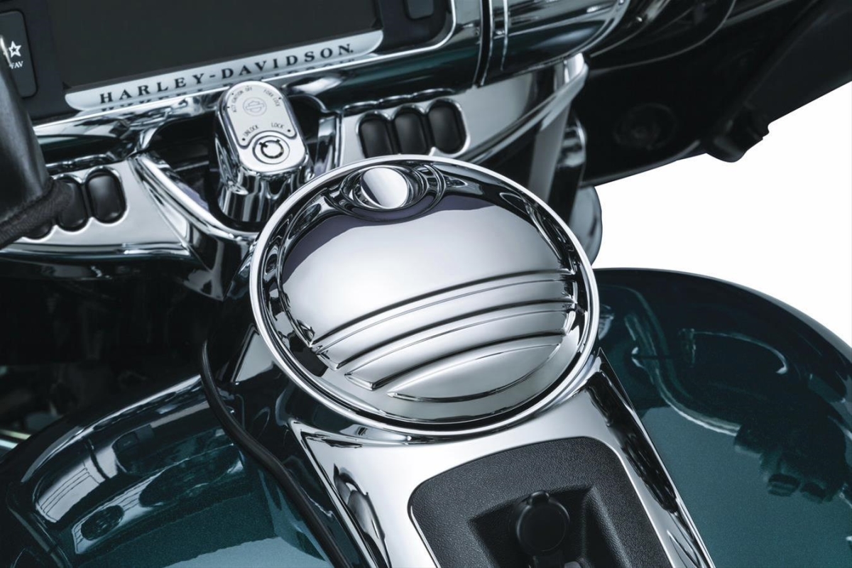 6968 Tri-Line Fuel Door, Chrome