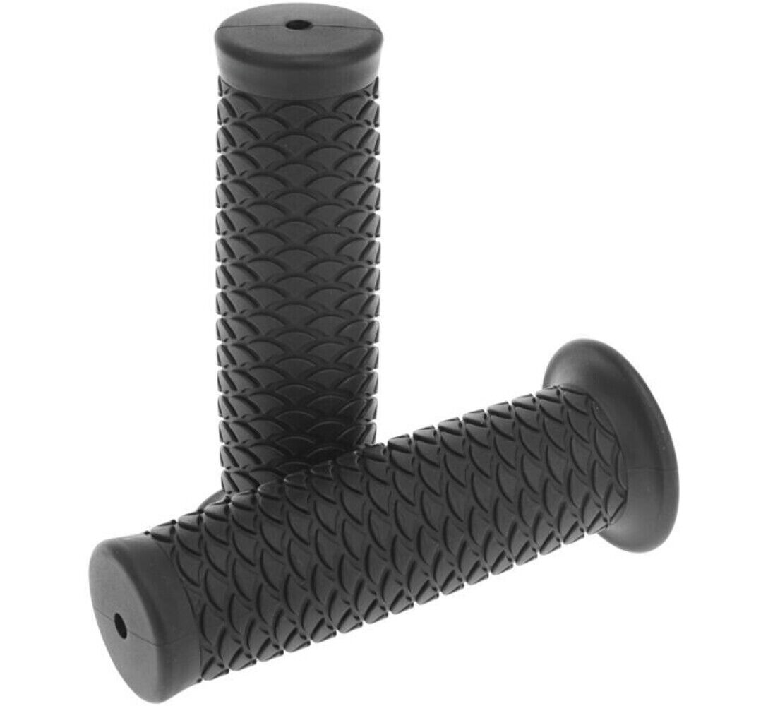 485805 1 in. Scales Grip, Black