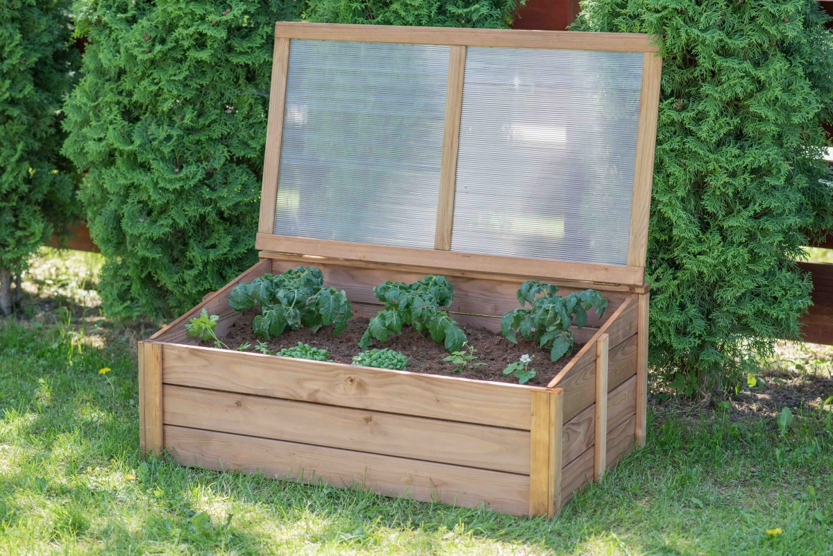 4440 Wooden Cold Frame 39.4'W x 23.6'D x 15.4'H, 22 lbs