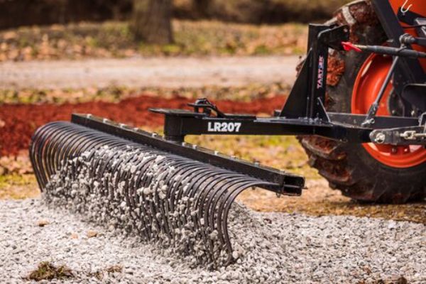 LR205BL 5 ft. 200 Series Landscape Rake, Black