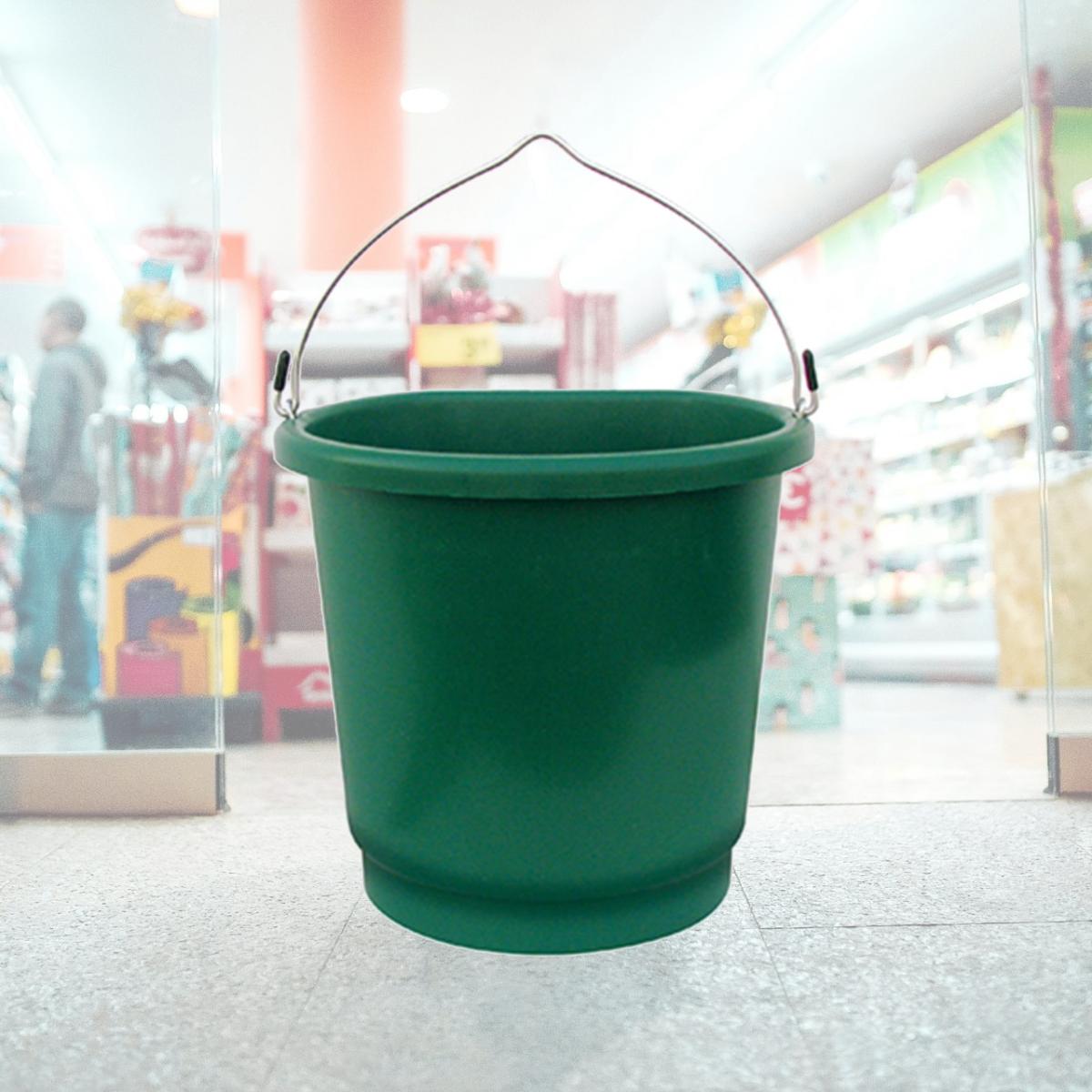 Picture of Farm Innovators FB-80 Heated Flat Back Bucket- 3 Gallon