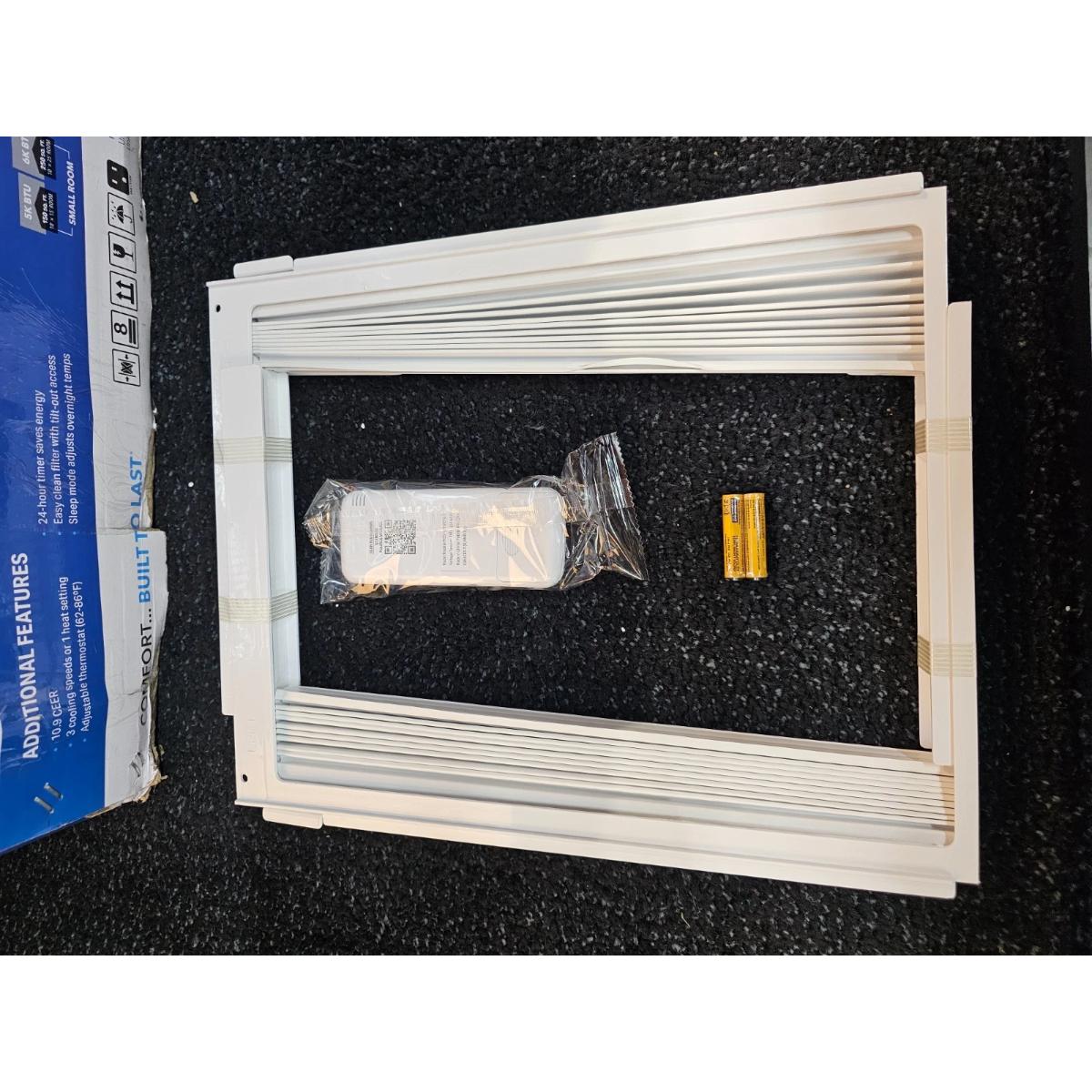152607 8000 BTU Window Air Conditioner with Electric Heat44 White