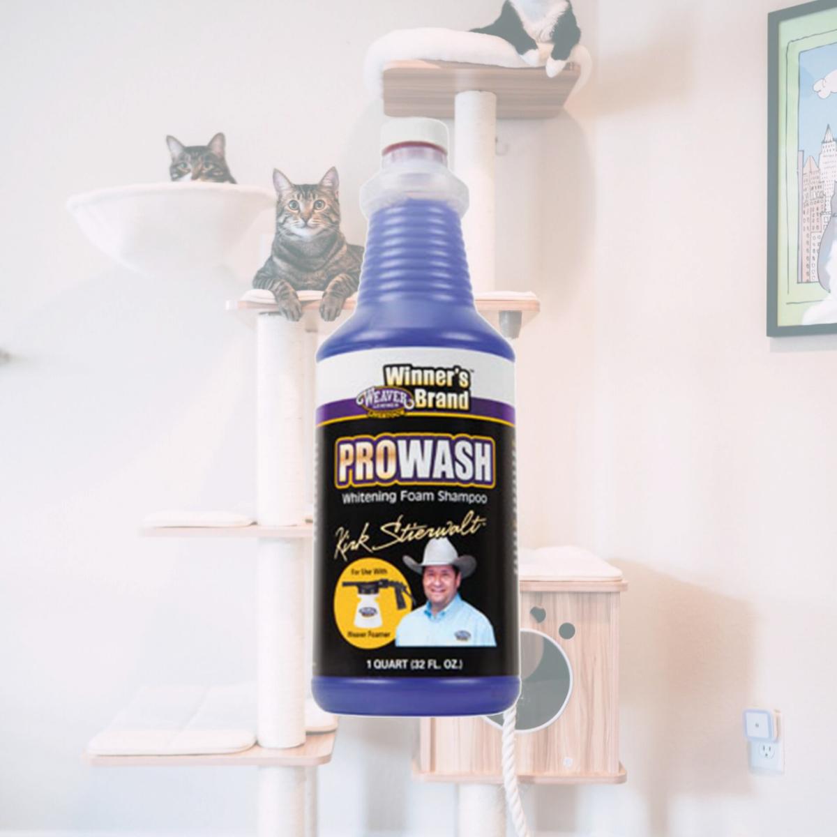 Picture of Weaver Leather 69-3006 Pro Wash Quart Whitening Foam Lavender & Chamomile Shampoo