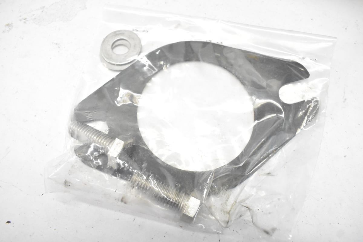 10-1305 Flange Assembly with 2 in. NPT Rusted & 2 Bolts & Washers Set