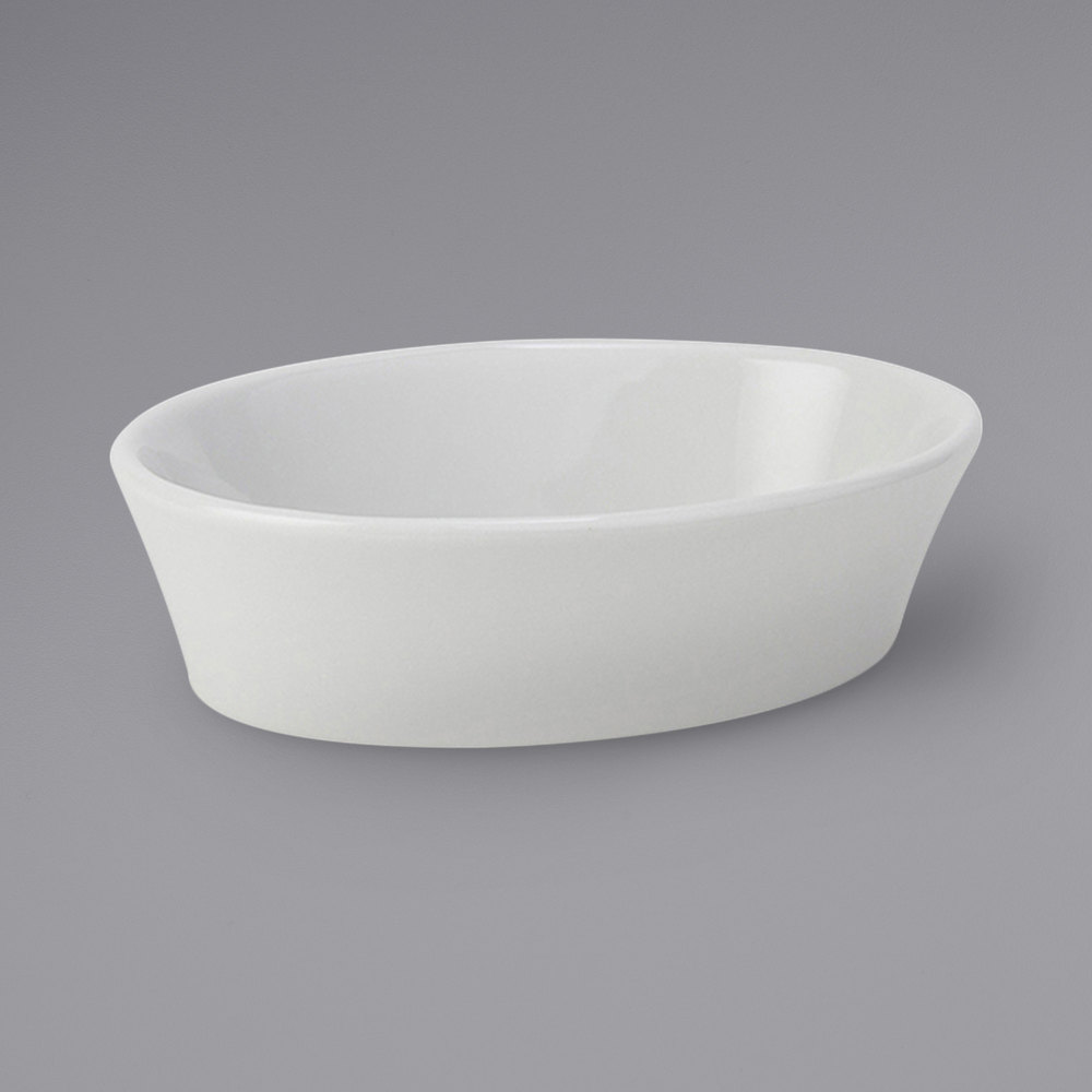 Picture of Tuxton BPK-060 7 oz Porcelain White Oval Baker