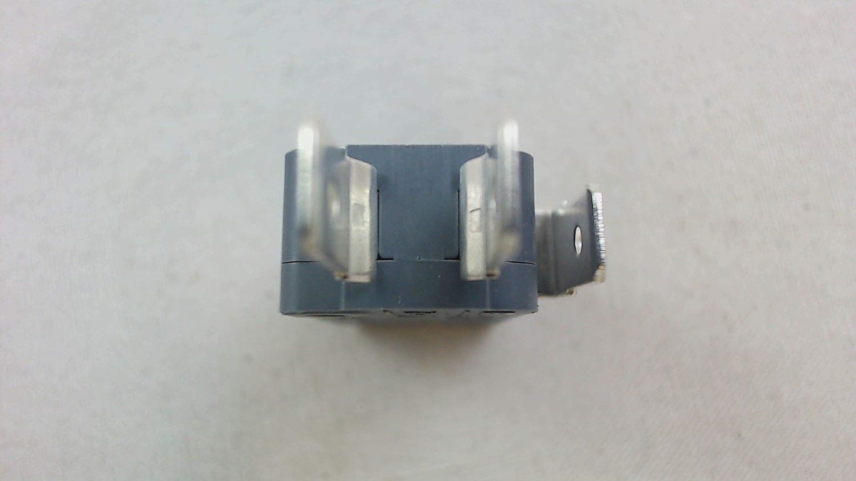 15A Normally Open & Closed SPDT Switch, 0.320 x 0.250 Terminal