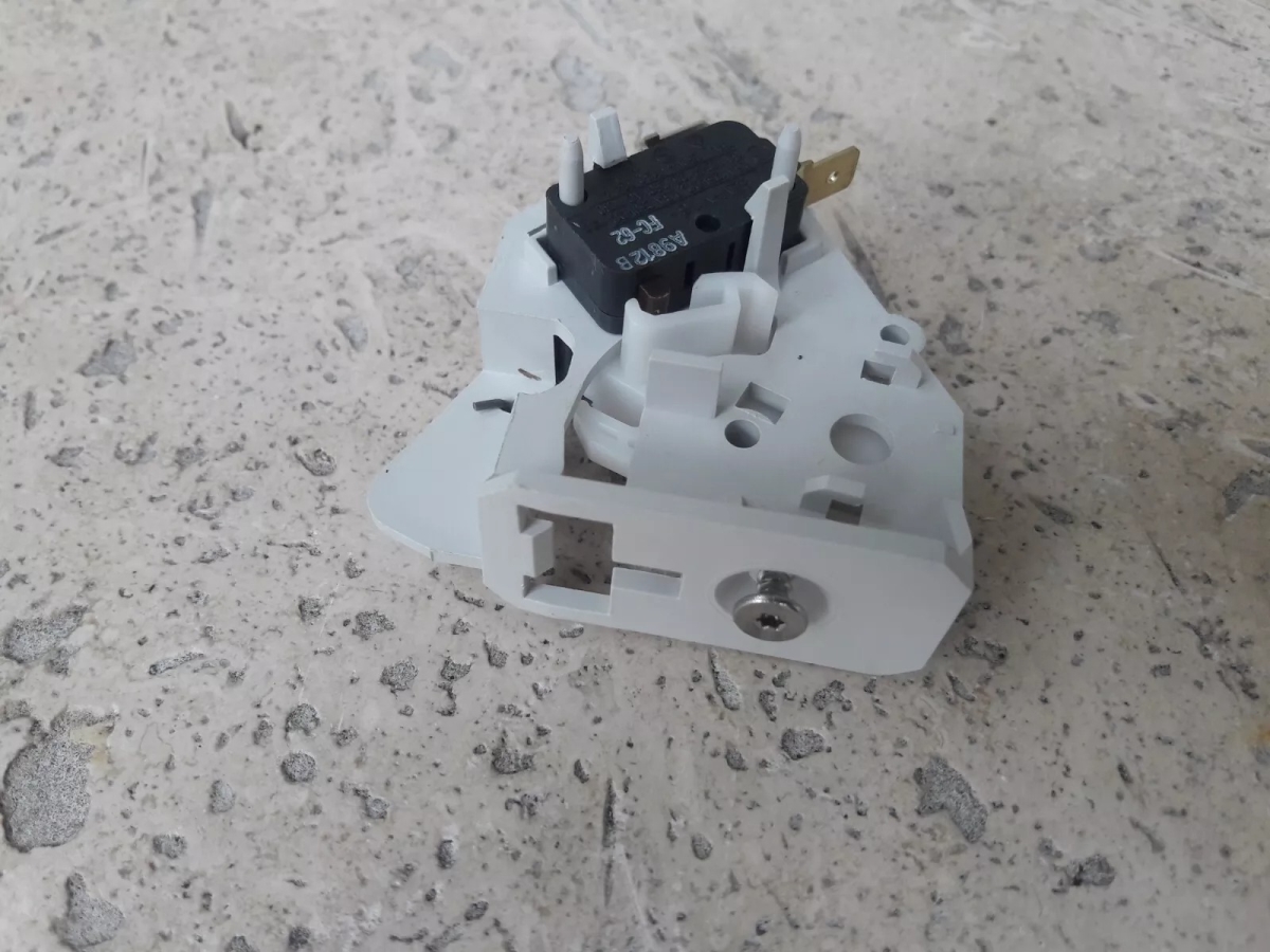 Picture of Whirlpool W11252186 Whirlpool Microwave Upper Interlock Switch Assembly