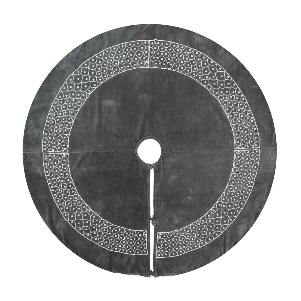 QTX17341 60 in. Blue Grey Pearl Collection Tree Skirt