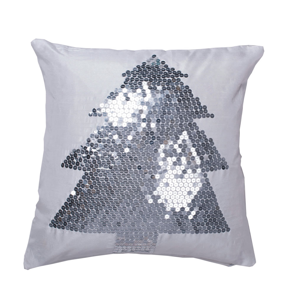 QTX17371 18 x 18 in. White Sequin Tree Pillow