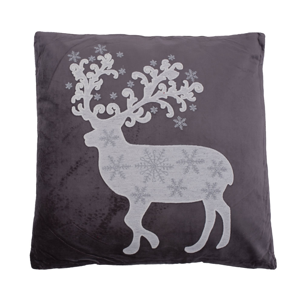 QTX17471 18 x 18 in. Decorative Nordic Deer Pillow, Gray