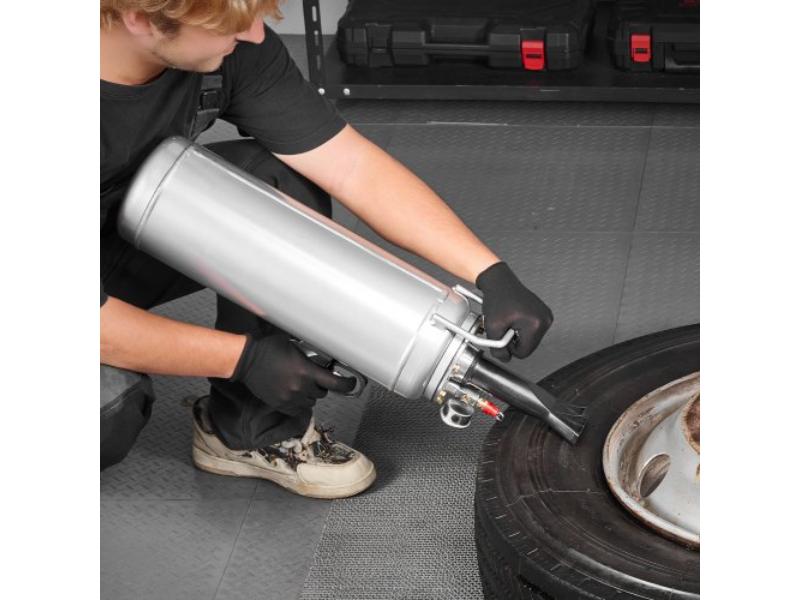 LTBCQXBXS10LVTK4K001V0 2.6 gal Silver Portable Tire Bead Seater Blaster - 87 to 116 PSI Handheld Inflator Tank
