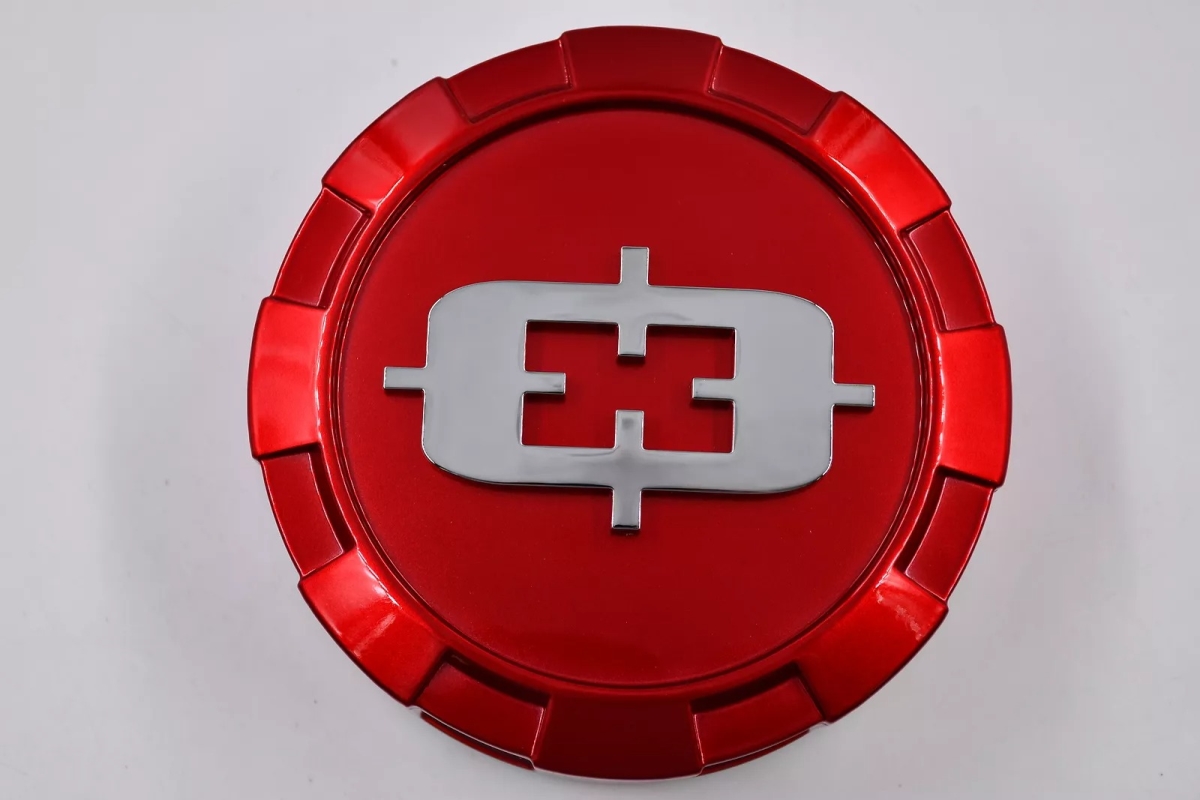 C402RT-8170V Red with Chrome Lug Snap Vis Caps