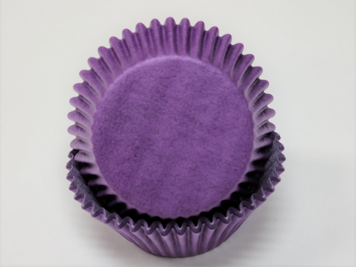 -275 GP VIOLET 0.75 x 1.38 in. Greaseproof Baking Cup - Violet - 1000 Piece