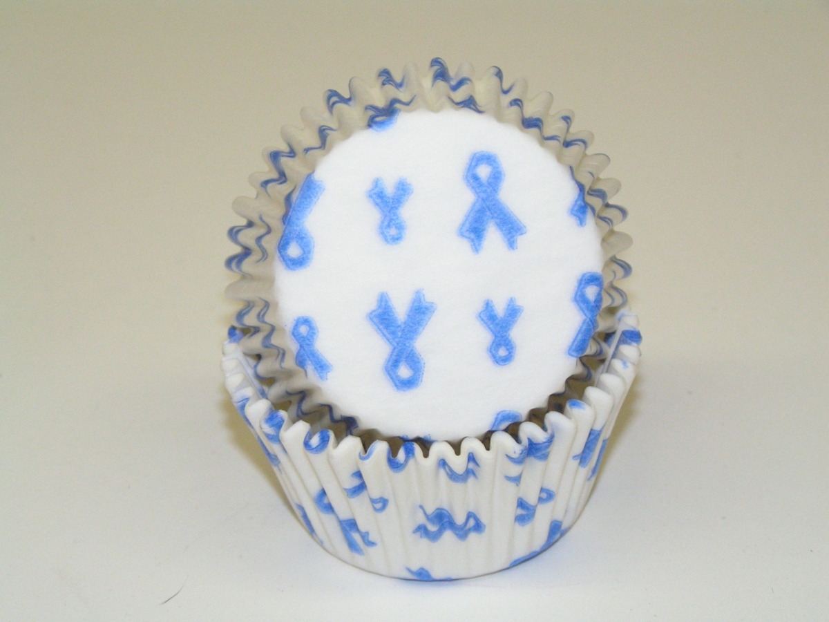 -450C BLUE RIBBON 1.25 x 2 in. Greaseproof Baking Cup with Blue Ribbon Design - 1000 Piece