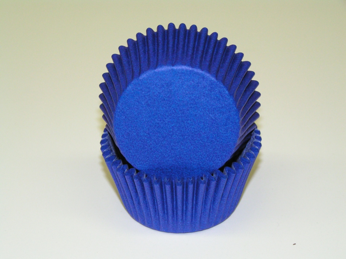 450C GP BLUE 1.25 x 2 in. Greaseproof Baking Cup - Blue - 1000 Piece