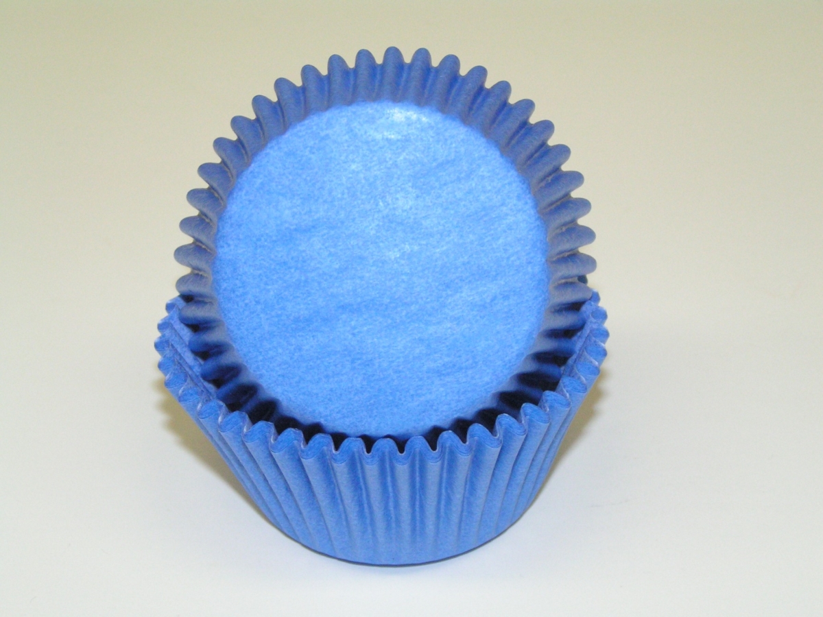 -450C GP LIGHT BLUE 1.25 x 2 in. Greaseproof Baking Cup - Light Blue - 1000 Piece