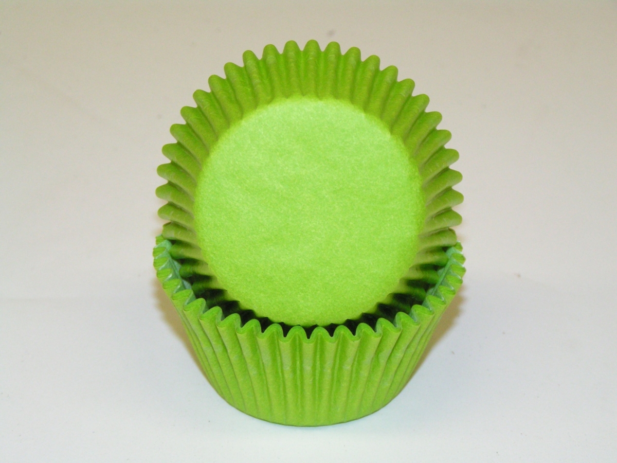 450C GP LIME GREEN 1.25 x 2 in. Greaseproof Baking Cup - Lime Green - 1000 Piece