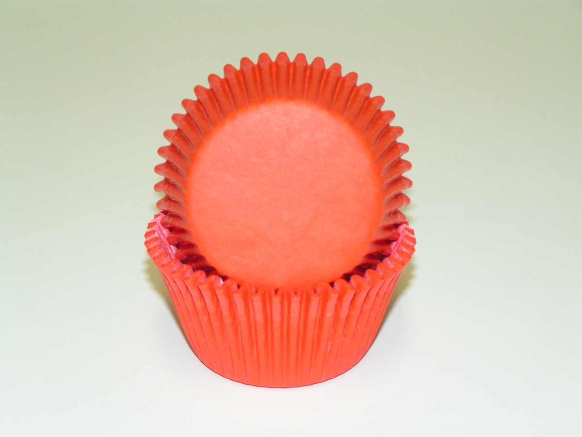 450C GP ORANGE 1.25 x 2 in. Greaseproof Baking Cup - Orange - 1000 Piece