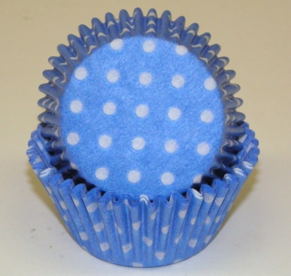 -450C POLKA DOT LIGHT BLUE 1.25 x 2 in. Greaseproof Baking Cup with Polka Dot Design - Light Blue - 1000 Piece