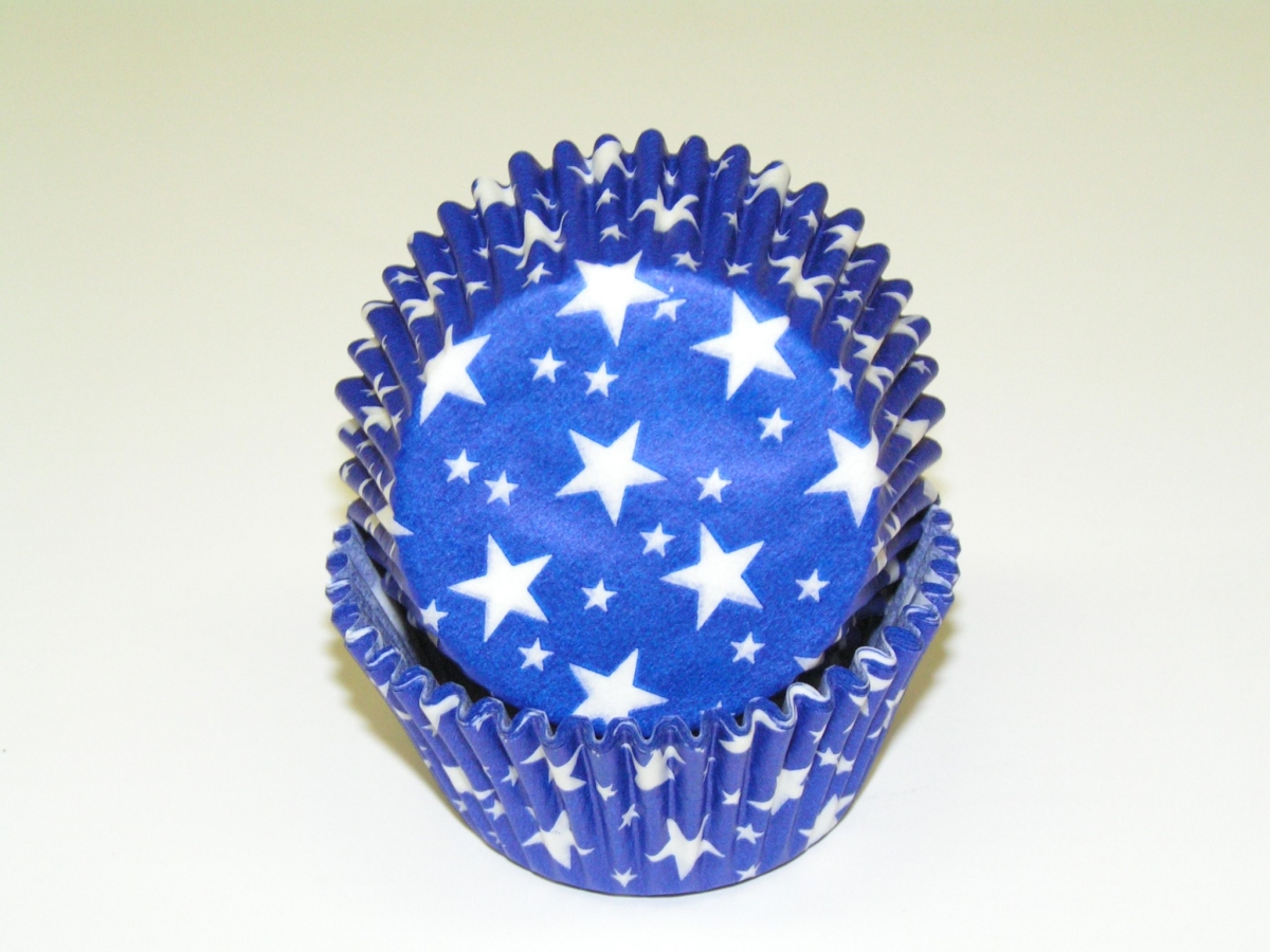 -450C STAR BLUE 1.25 x 2 in. Greaseproof Baking Cup with Star Design - Blue - 1000 Piece